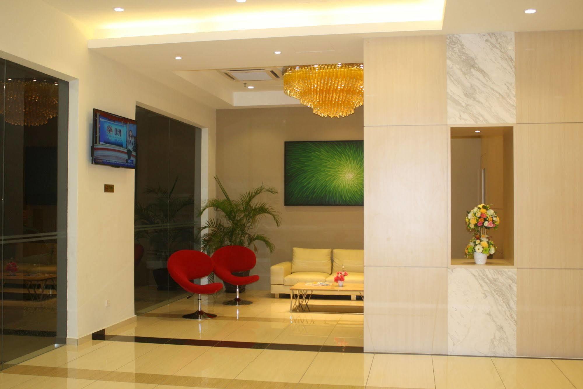 Aurora Hotel 2*
