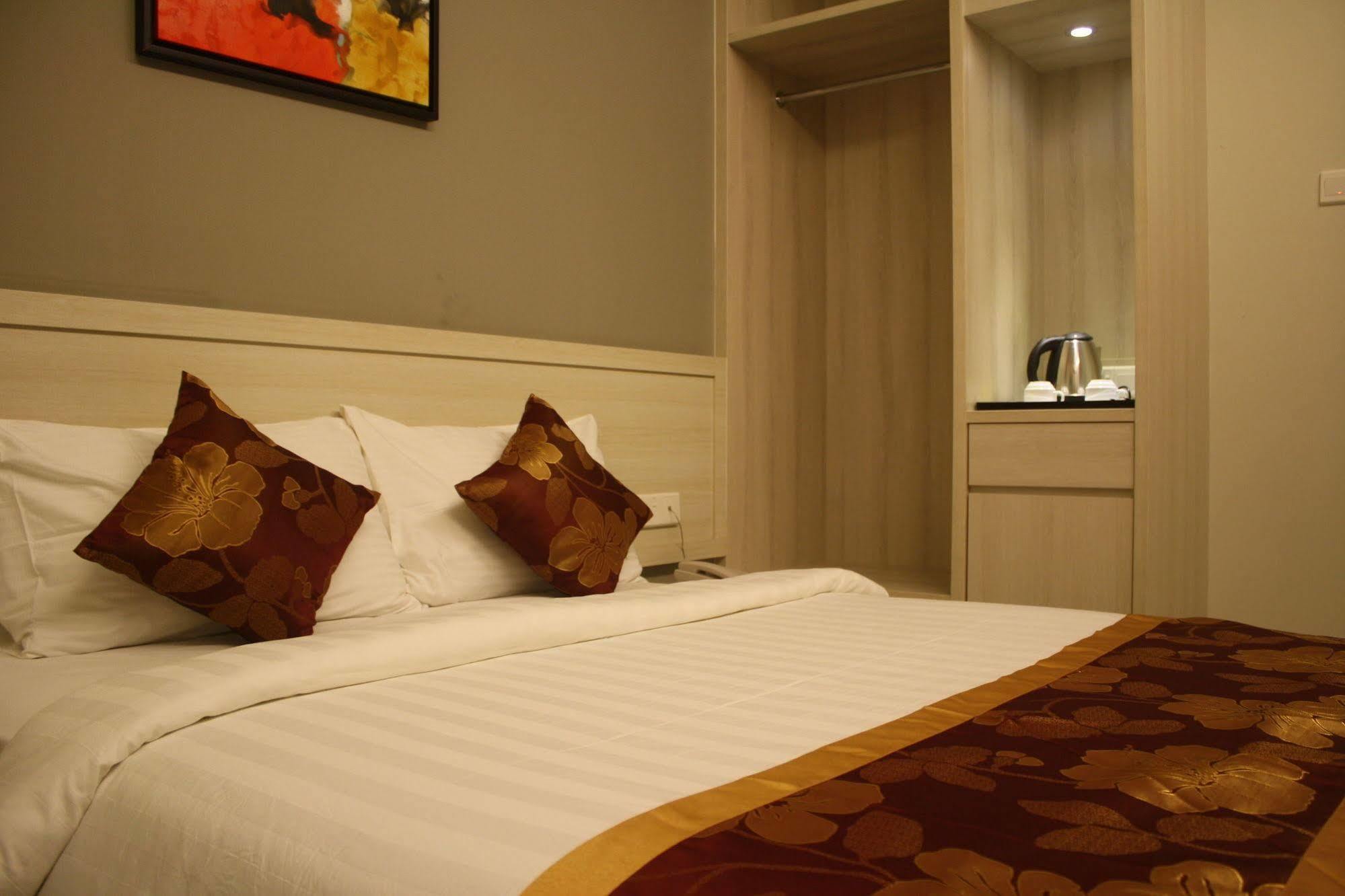 Aurora Malacca